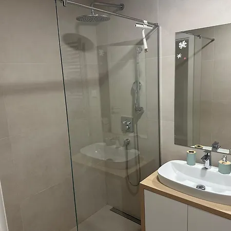 Garden Escape Zemun 公寓 *